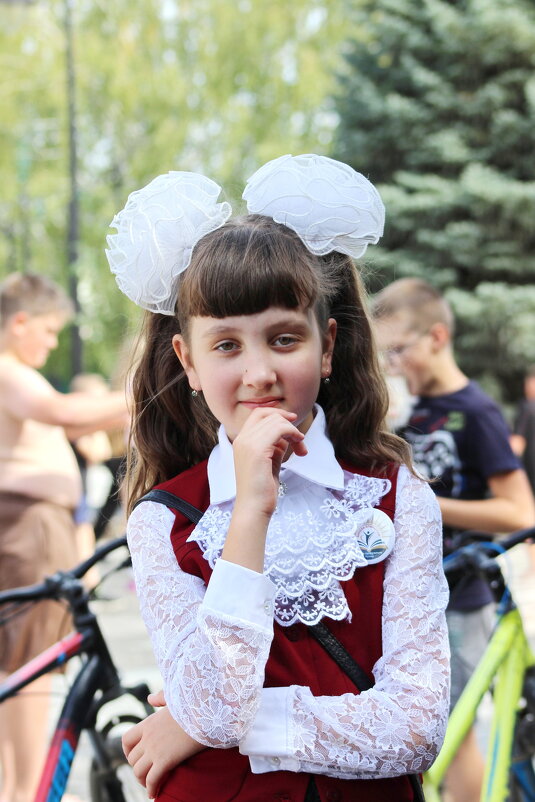 Призадумалась... - Игорь Родионов Призадумалась... - Игорь Родионов