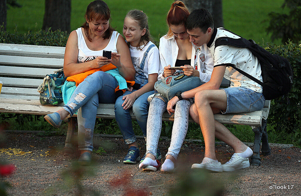 гаджеты всех повязали - Олег Лукьянов