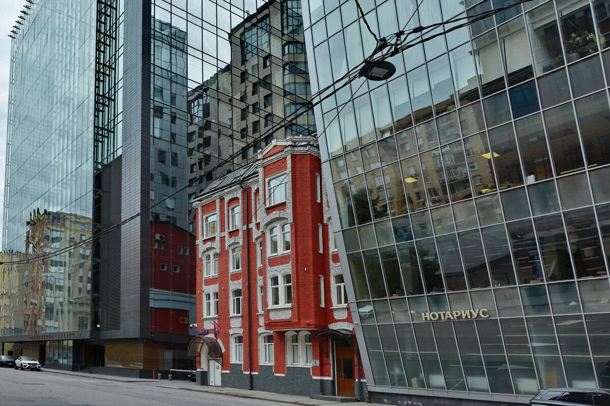 Доходный дом на 1- Брестской улице - Анастасия Смирнова Доходный дом на 1- Брестской улице - Анастасия Смирнова