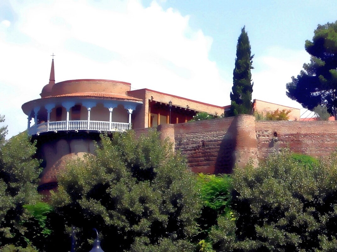 Грузия. Тбилиси.  Дворец  царицы  Дареджан. - Ольга Довженко