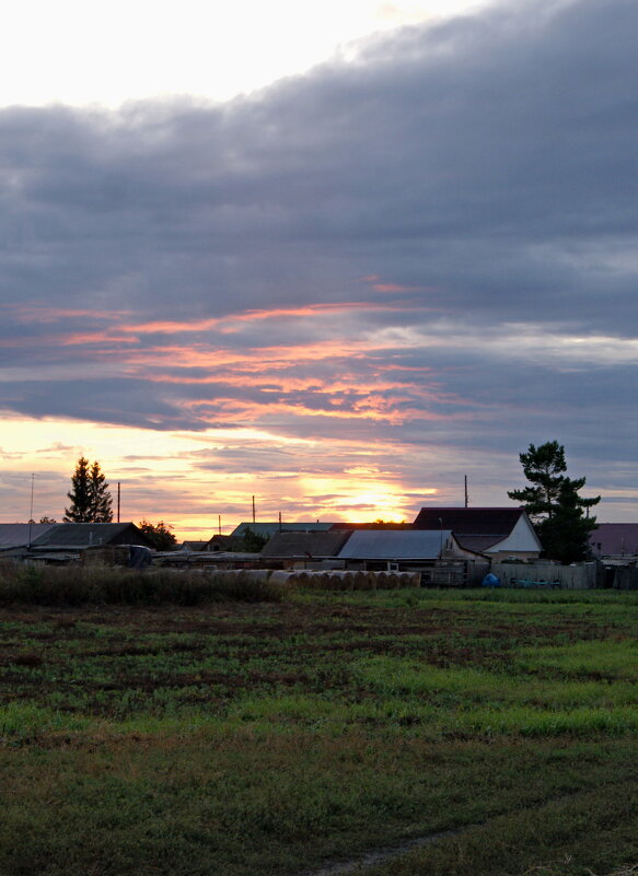 Солнце уходит за горизонт. - сергей ермошкин Солнце уходит за горизонт. - сергей ермошкин