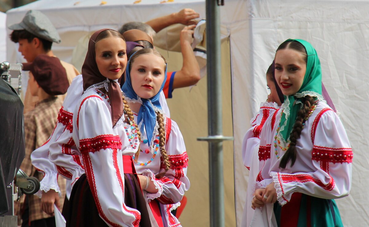 Танцовщицы - Сергей Никифоров