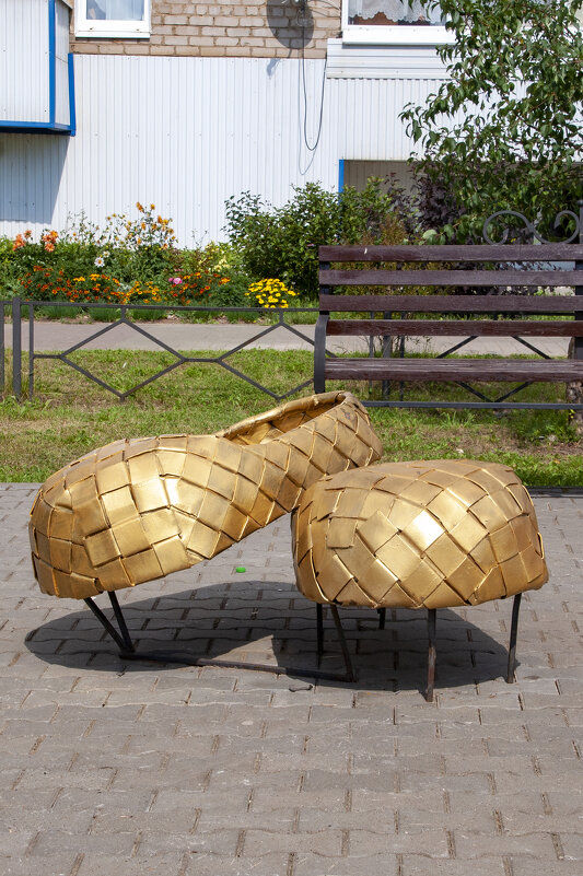 Аллея Кудым-Оша Арт-объект Лапти - Gen 