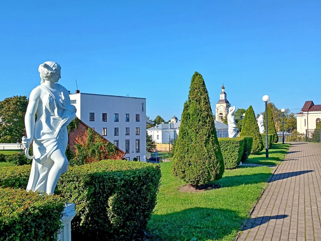 Бастион Панцерлакс. Итальянская аллея со скульптурами. - Лия ☼