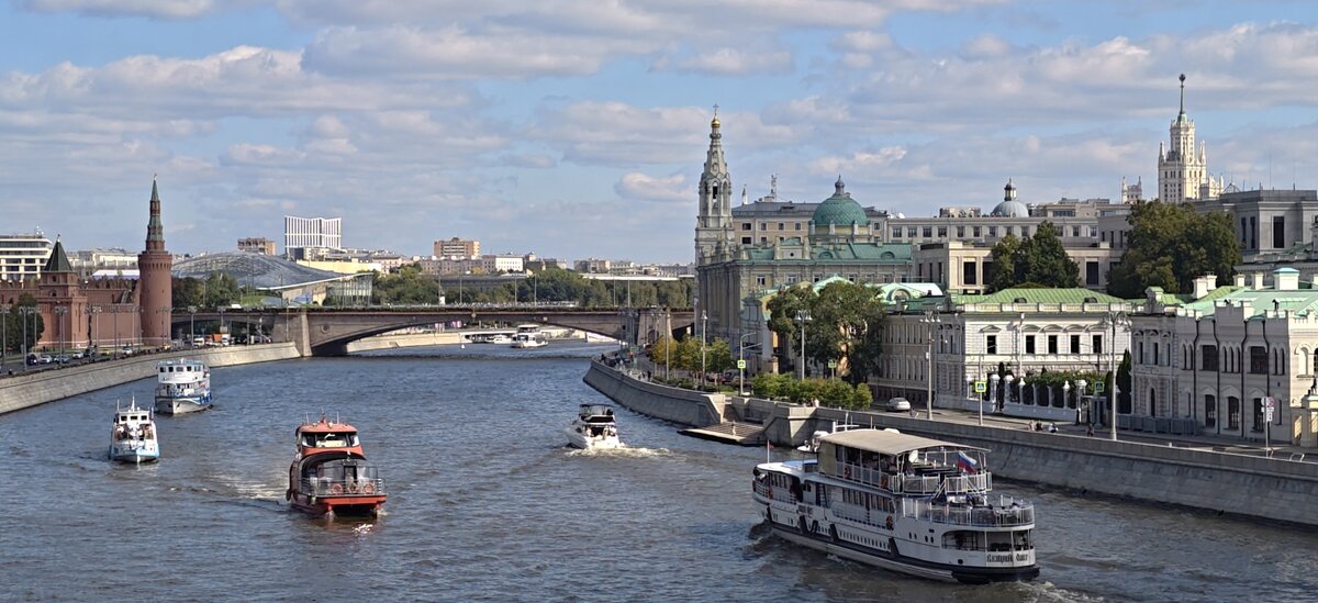 По Москве-реке - <<< Наташа >>>