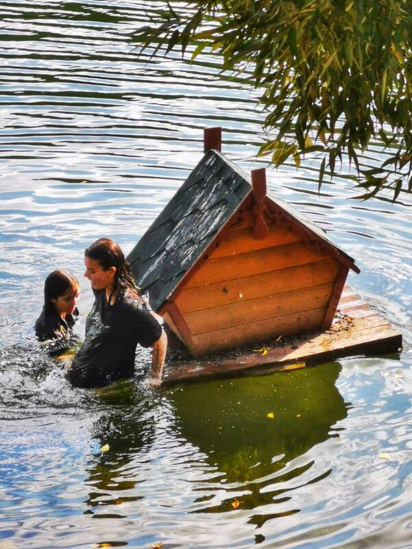В столице ещё купаются ) - Сергей Б. В столице ещё купаются ) - Сергей Б.