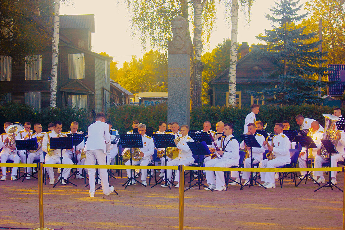 Адмиралтейский оркестр Ленинградской военно-морской базы - Сергей Кочнев