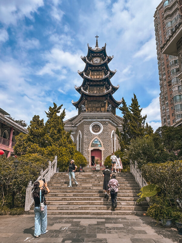 Собор Святого Иосифа в Гуйяне, Китай - Дмитрий 