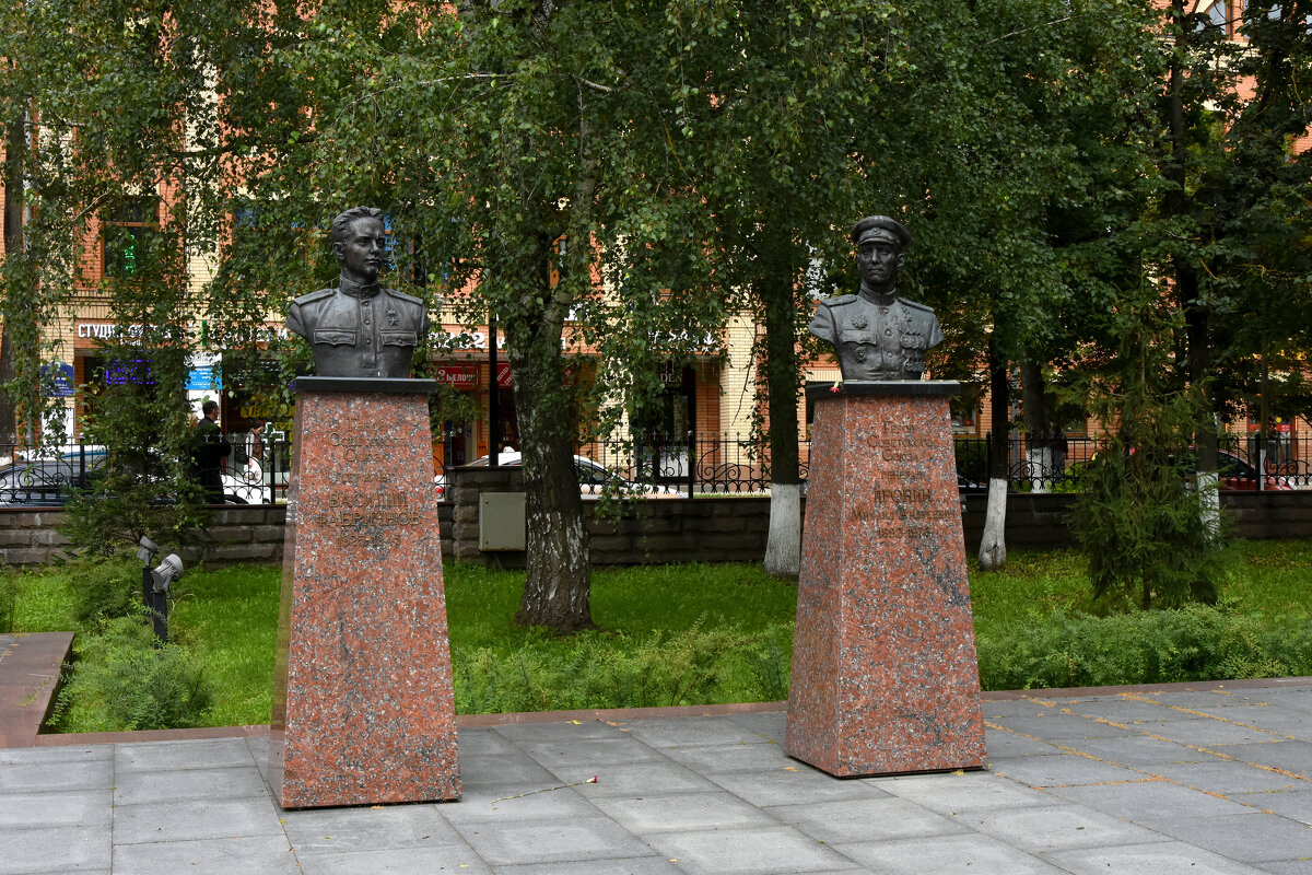 Московская область. Город Звенигород. Бюсты Героев. - Наташа *****