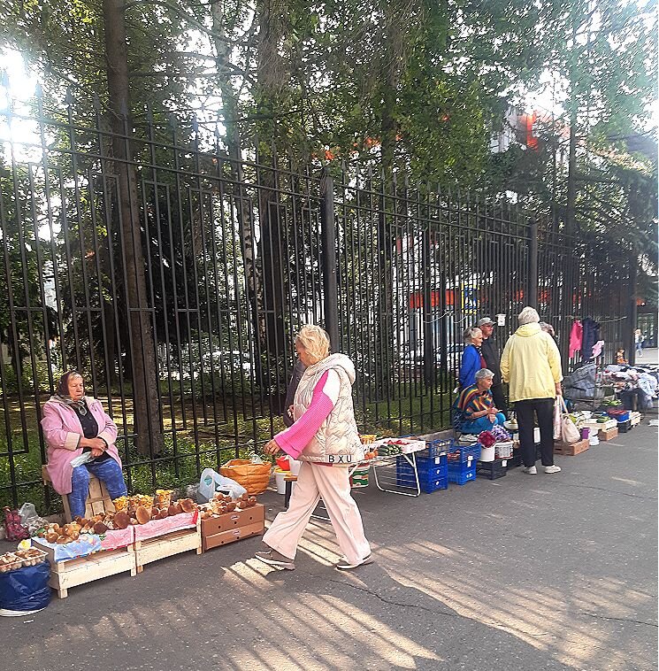 Покупателям -успеха,продающим-всё продать! - Нина Андронова