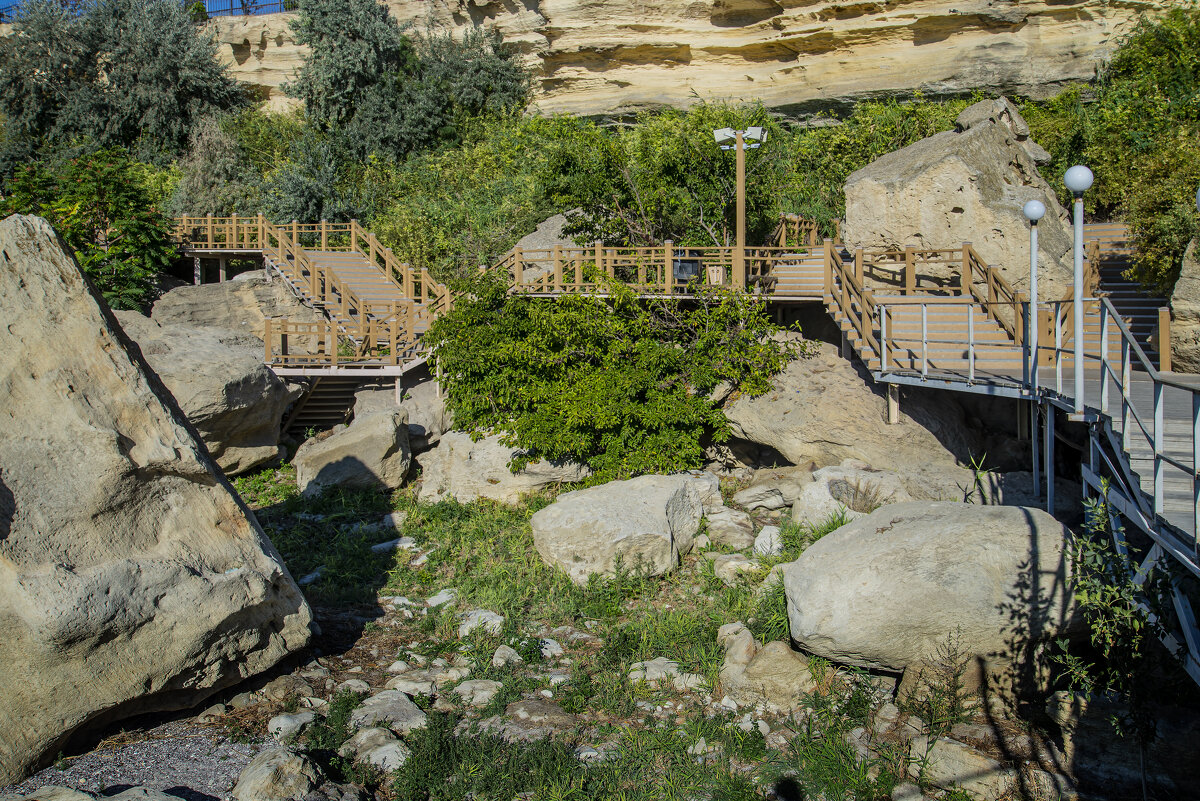 Скальная тропа - Анатолий Чикчирный