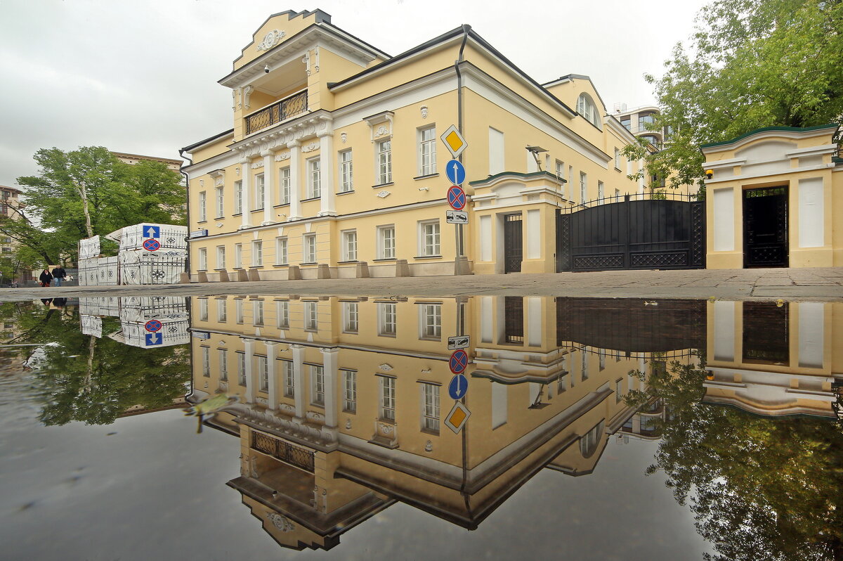 Толмачёвский пер - Михаил Бибичков
