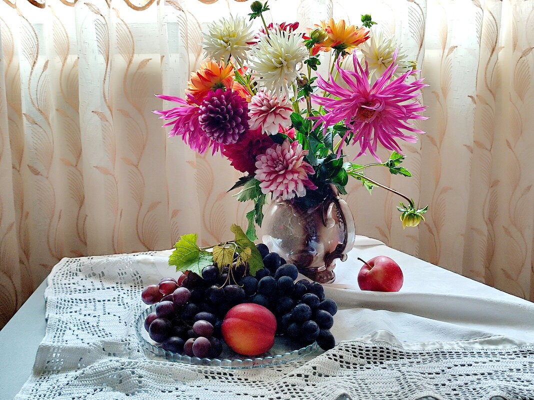 С виноградом - Валентина Богатко 