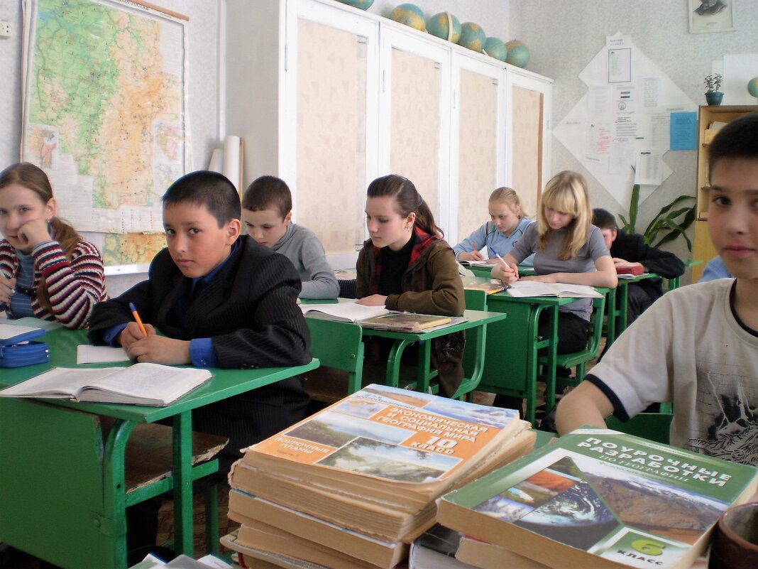 В школе. - Венера Чуйкова