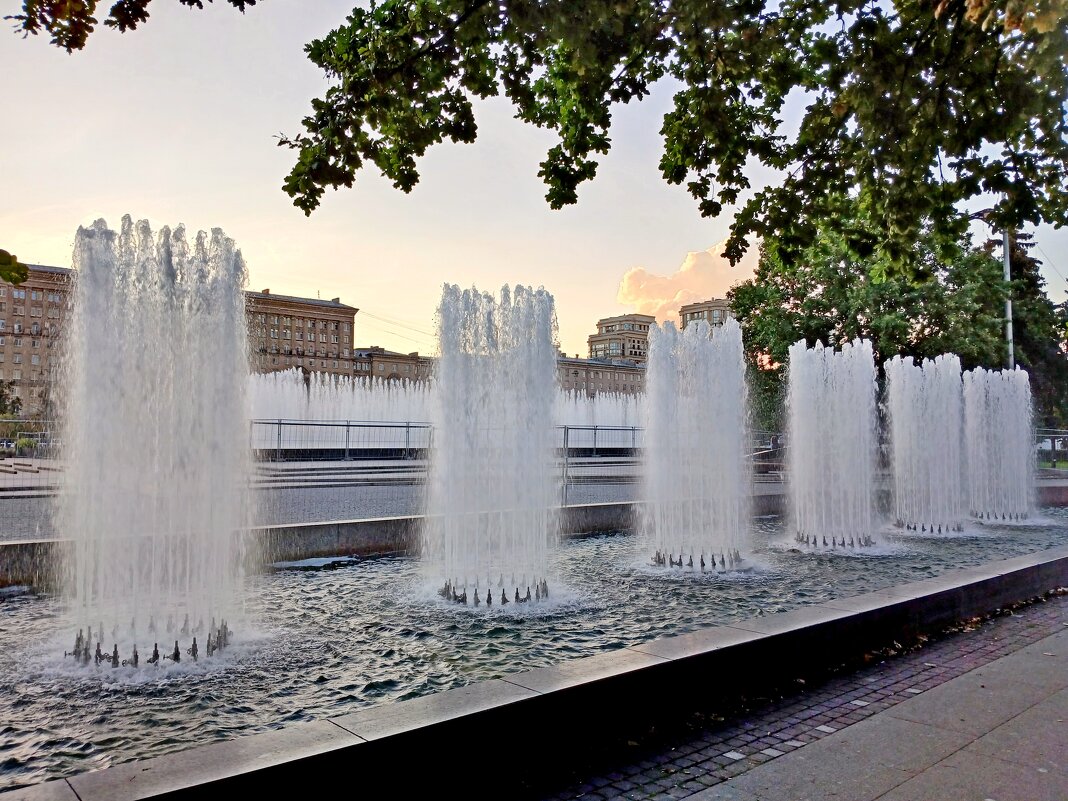 Аллея фонтанов. - Лия ☼