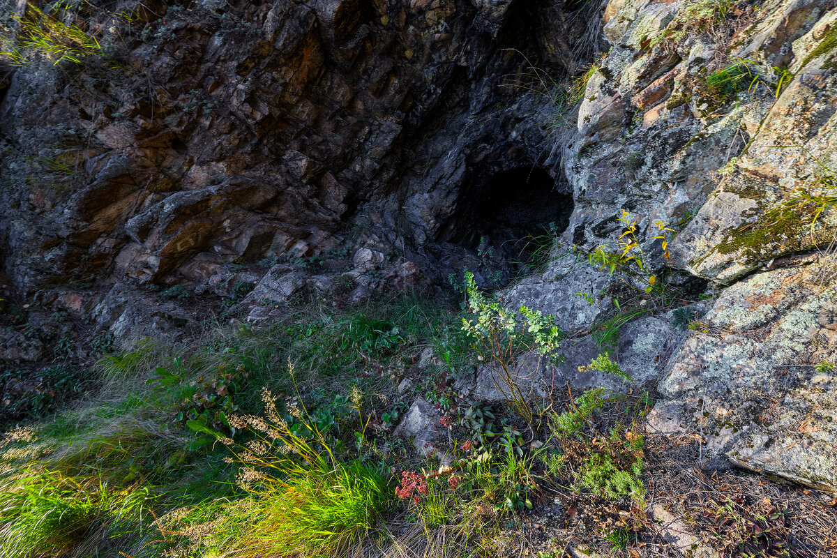 Пещера. - Юрий кот