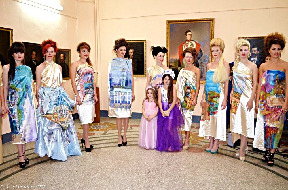 Чернівці. Театр моди - Степан Карачко Чернівці. Театр моди - Степан Карачко