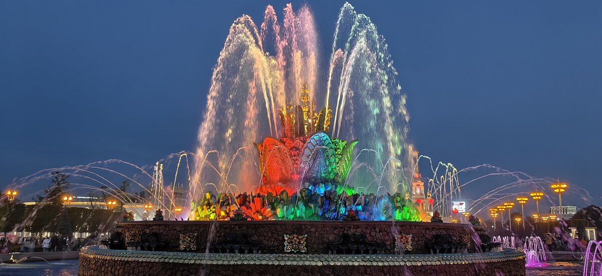 Вечерний фонтан Каменный цветок, Москва, ВДНХ - <<< Наташа >>>