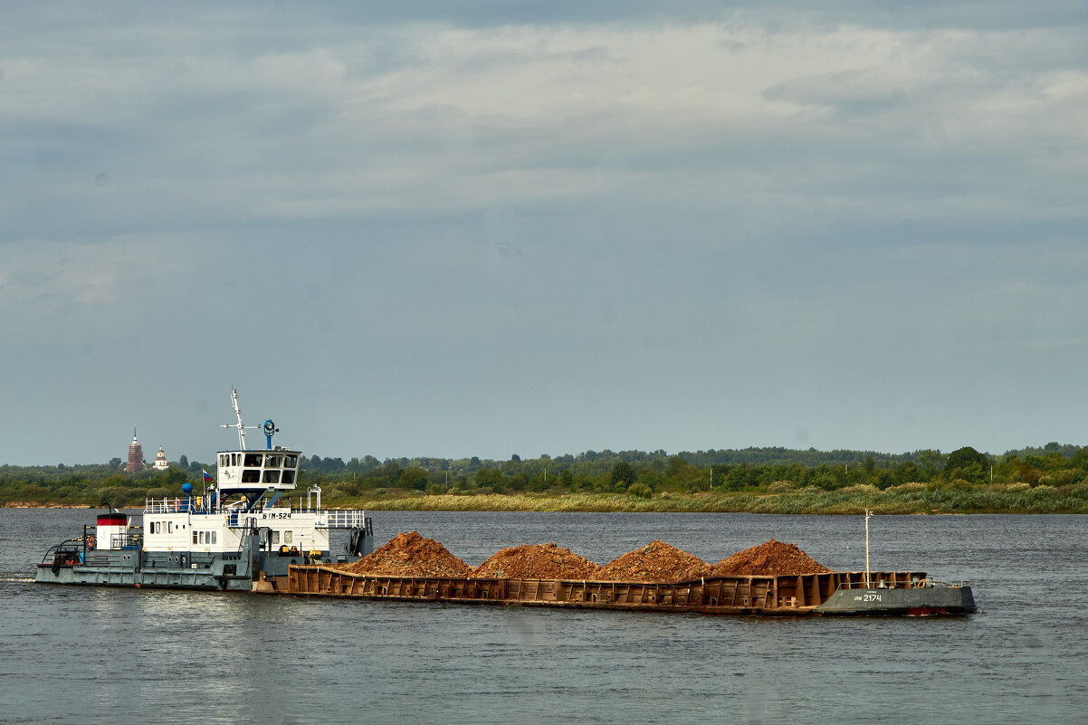 Баржа и буксир на Волге у Балахны - Алексей Р.