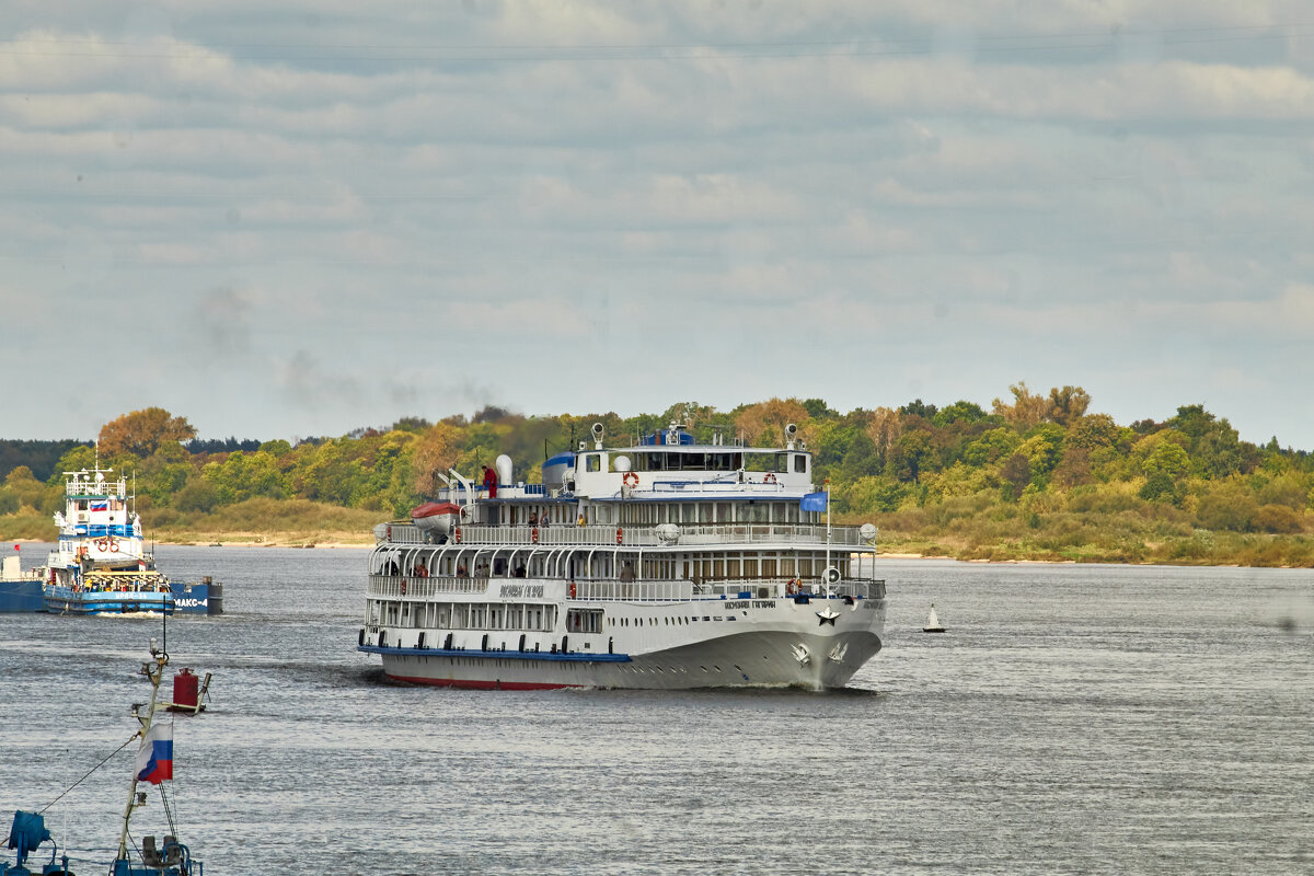 Круизнй теплоход на Волге у Балахны - Алексей Р.