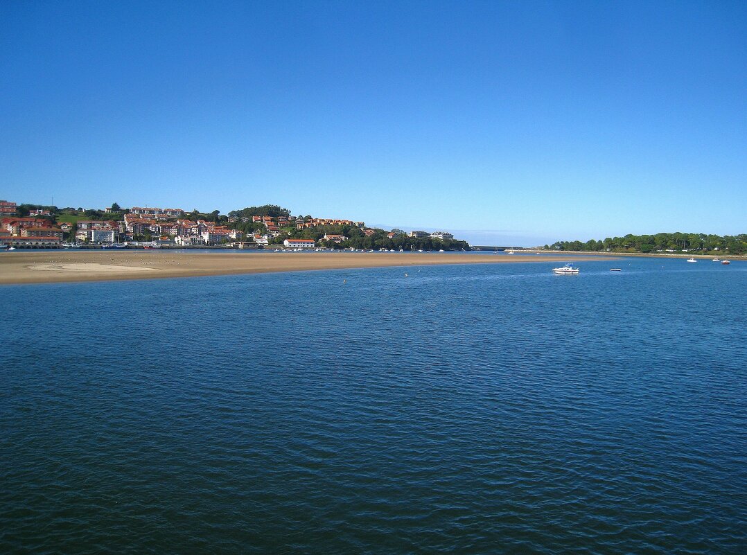 Вид на город Сан-Висенте-де-ла-Баркера, Испания. - unix (Илья Утропов)