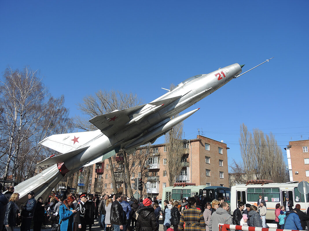 Памятник авиаторам - Александр Памятник авиаторам - Александр