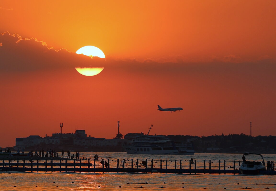 И солнце садится и самолёт... - Александр Кондаков