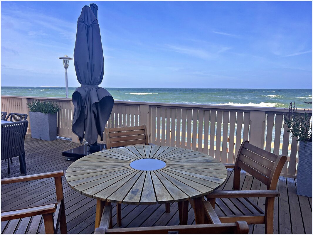 Кафе у моря. - Валерия Комова