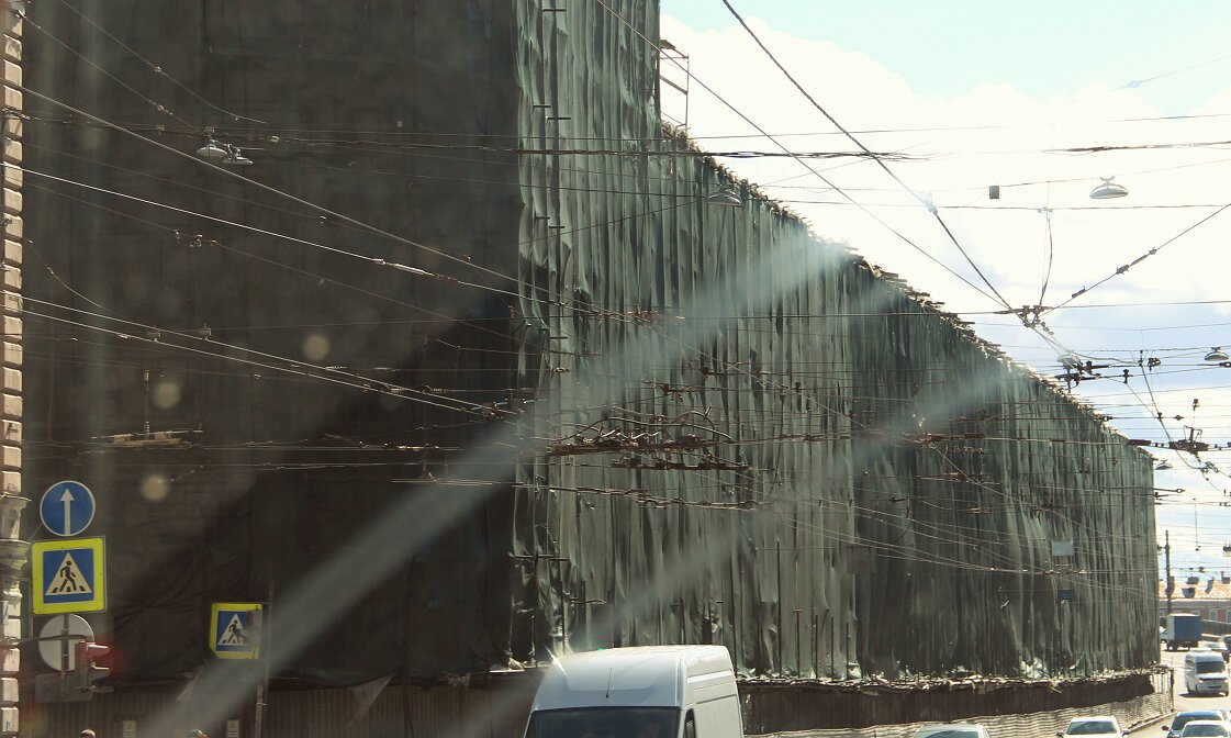 Из Петербурга с апатией и безразличием - Елена Минина