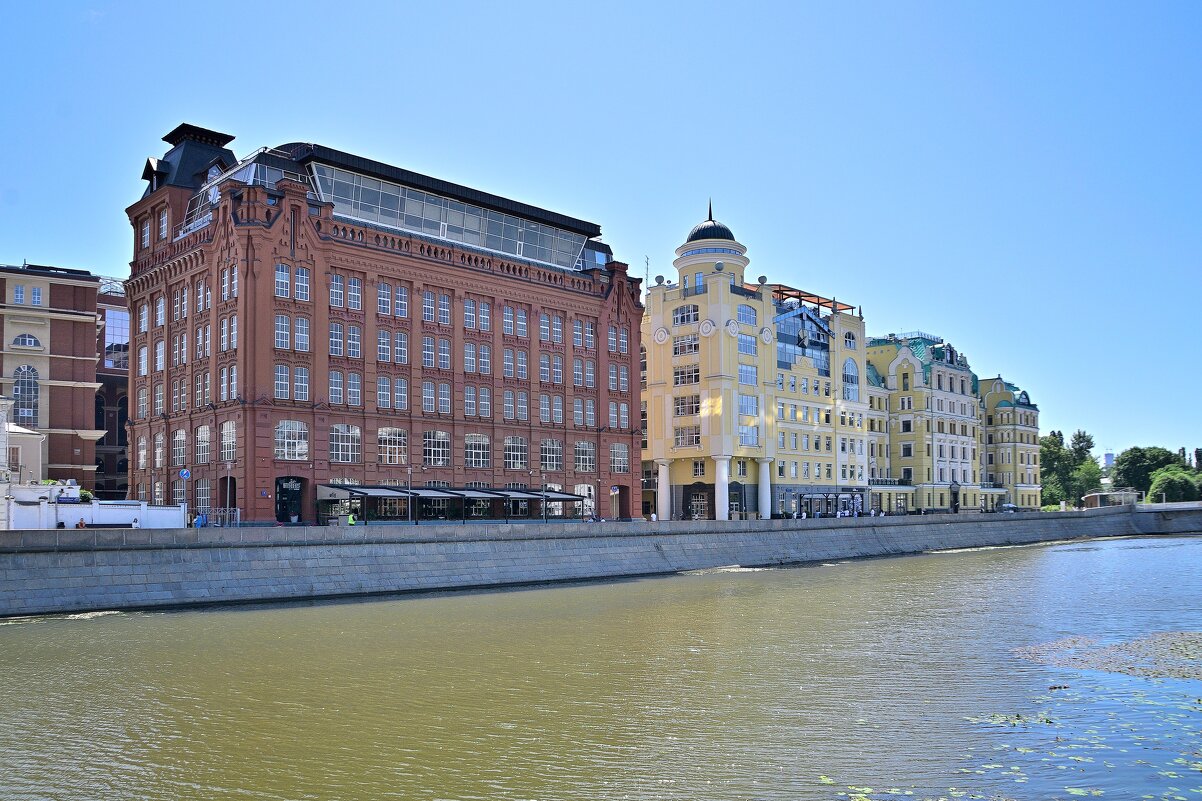 "А я иду, шагаю по Москве..." - Владимир Мигонькин "А я иду, шагаю по Москве..." - Владимир Мигонькин