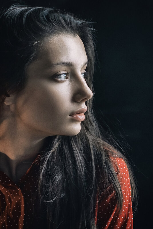 у окна - Владимир Ашкинази-Исаченко