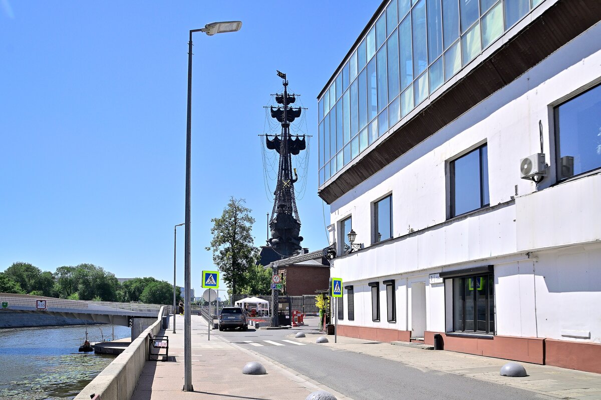 "А я иду, шагаю по Москве..." - Владимир Мигонькин "А я иду, шагаю по Москве..." - Владимир Мигонькин