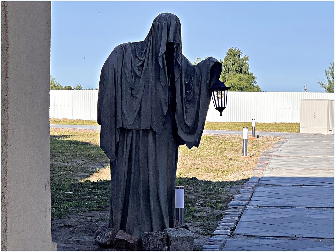 Фигуры замка Тапиау. Встречающая. - Валерия Комова Фигуры замка Тапиау. Встречающая. - Валерия Комова