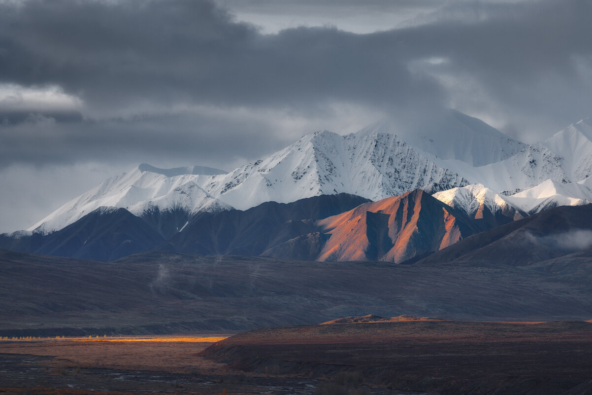 Редкий луч солнца в горах - Дмитрий Шишкин Редкий луч солнца в горах - Дмитрий Шишкин