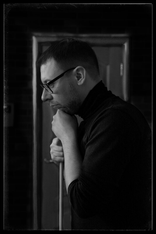 Игрок в бильярд. - Руслан 