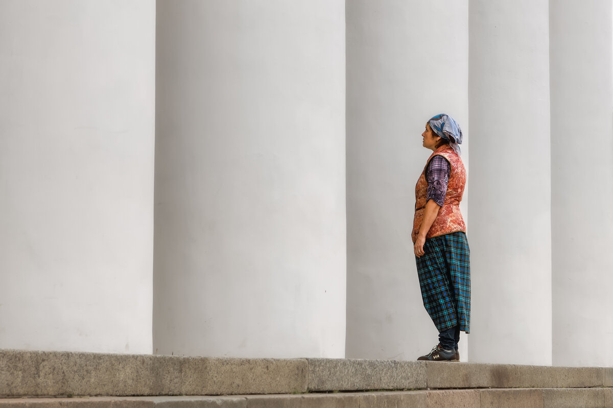 На пороге храма - Владимир Колесников