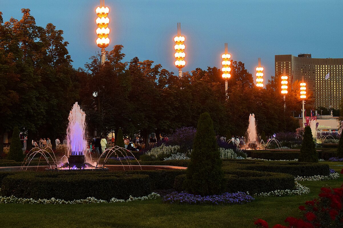 ВДНХ .зажигает огни. - Татьяна Помогалова