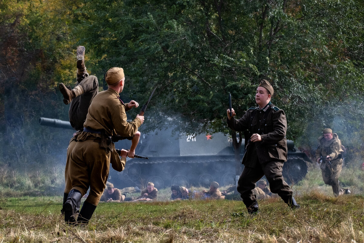 УРАЛЬСКИЕ ГЕРОИ(ФРАГМЕНТ) - Александр 