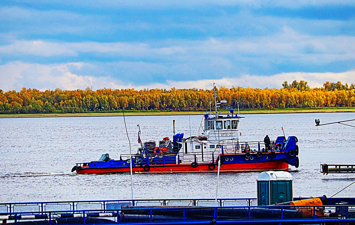 Осень..Обь. Речной транспорт нефтепроводчиков! - Владимир 