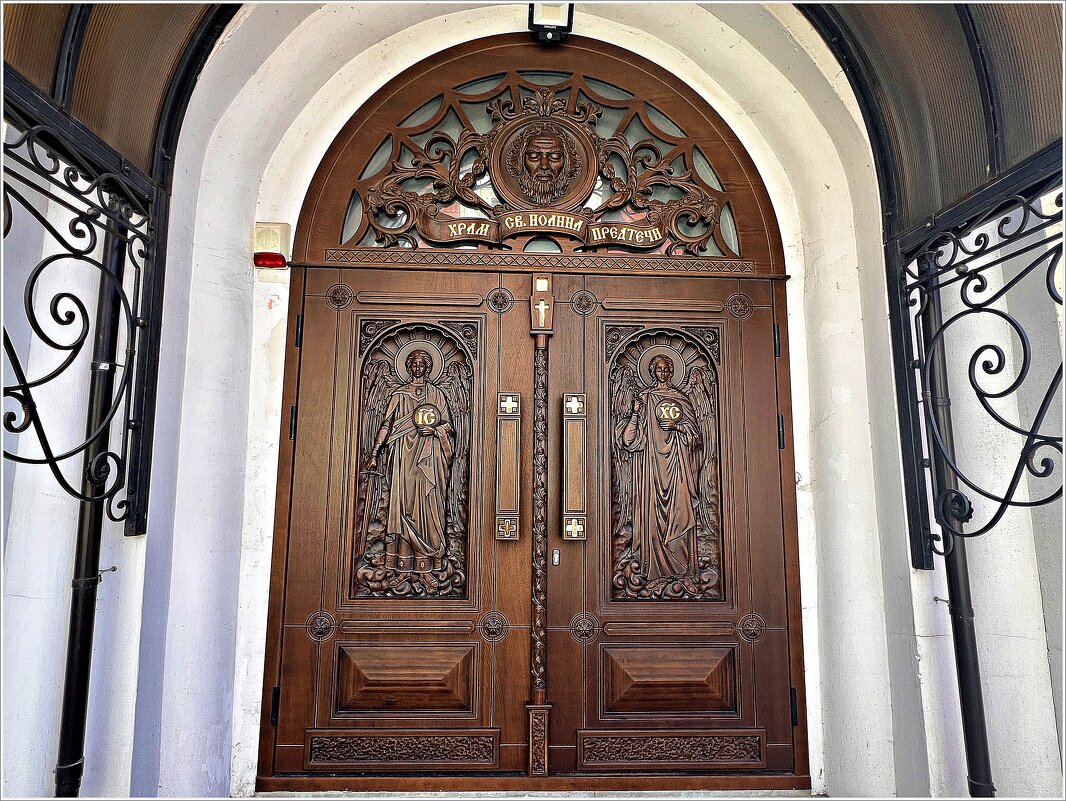 Вход в храм. - Валерия Комова