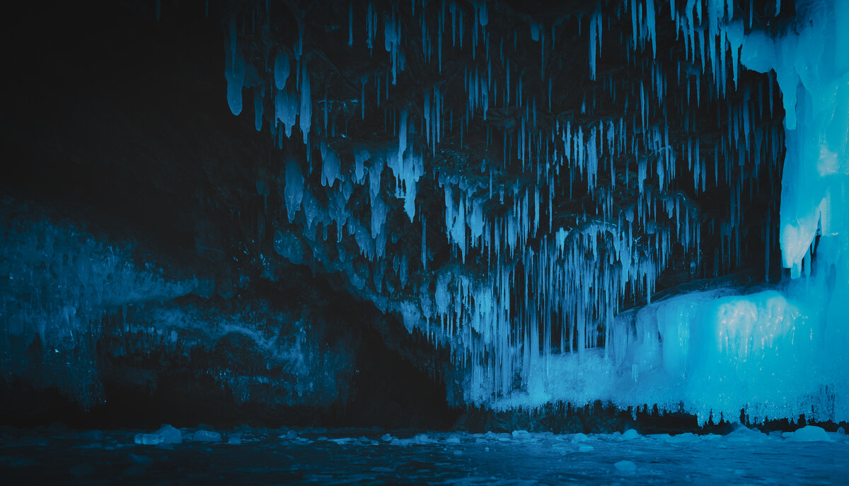 Грот на Байкале. - Егор Бугримов