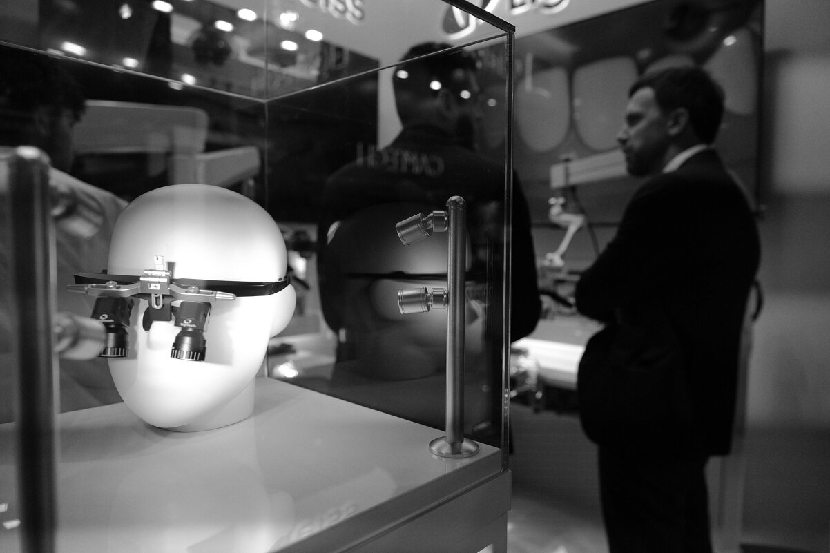 Экспозиция - Сергей Золотавин