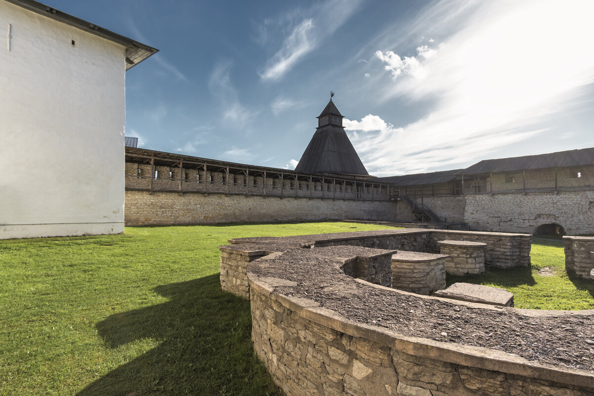 Псковский Кром (также Псковский кремль) - Андрей Неуймин