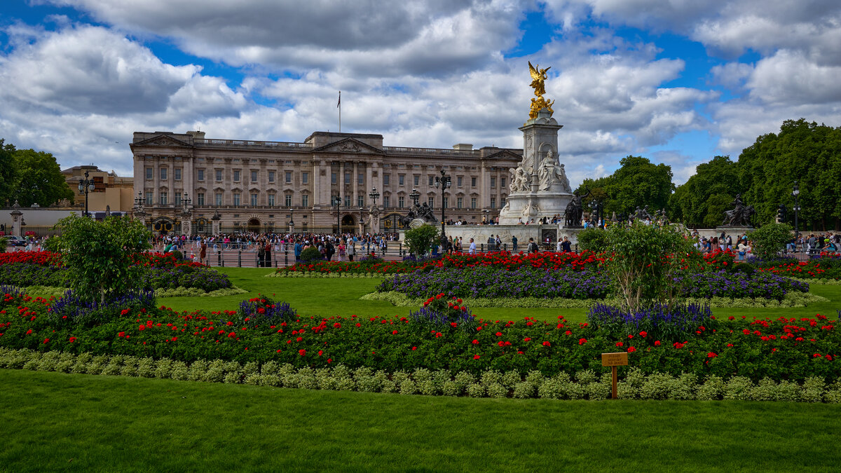 Букингемский дворец... - Dmitriy Dikikh