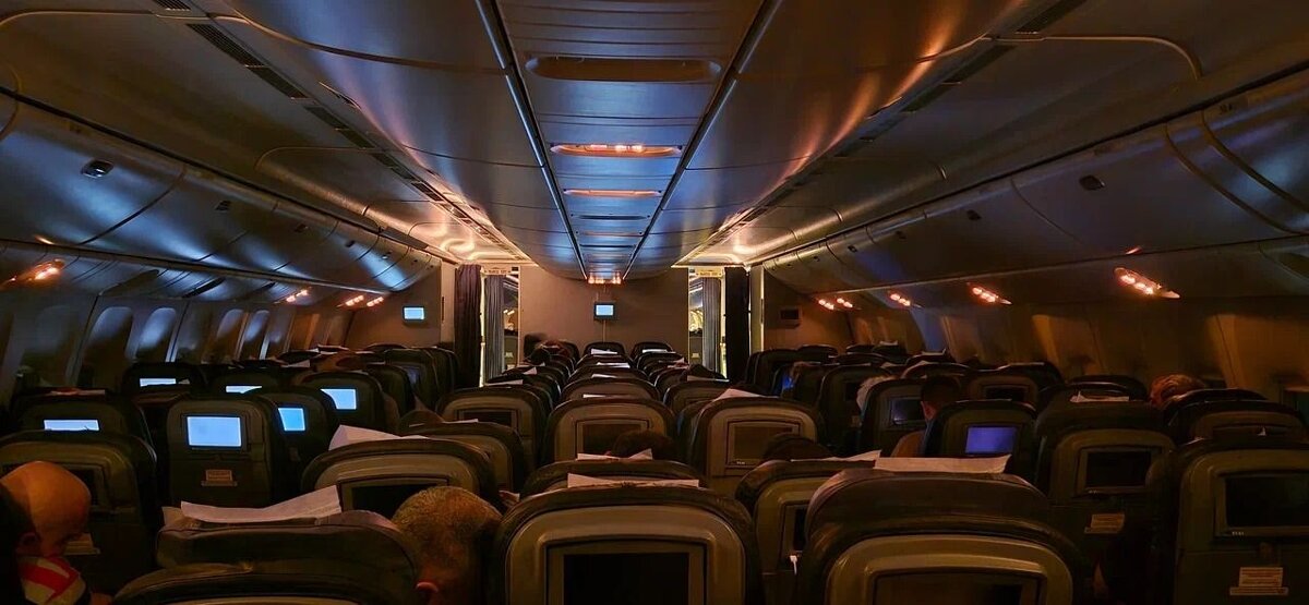 Салон Boing777 - Ильченций 