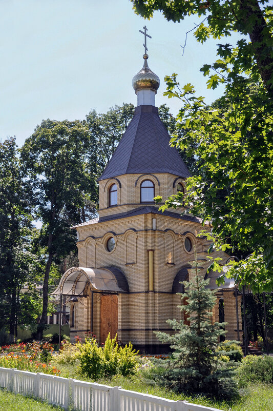 Храм Веры, Надежды, Любови и матери их Софии на территории санатория им. Цюрупы - Татьяна Машошина Храм Веры, Надежды, Любови и матери их Софии на территории санатория им. Цюрупы - Татьяна Машошина