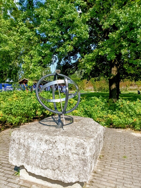 Сферические солнечные часы (армиллярная сфера) - Veera V