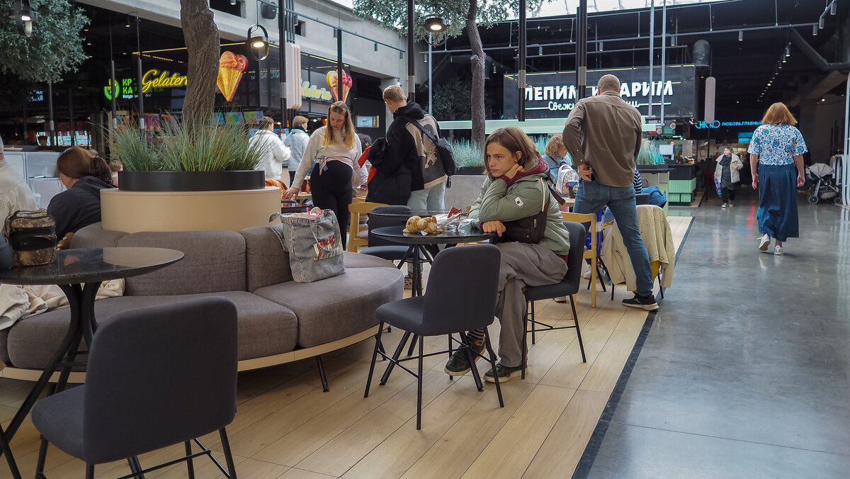 Зарисовка из ТЦ - юрий поляков