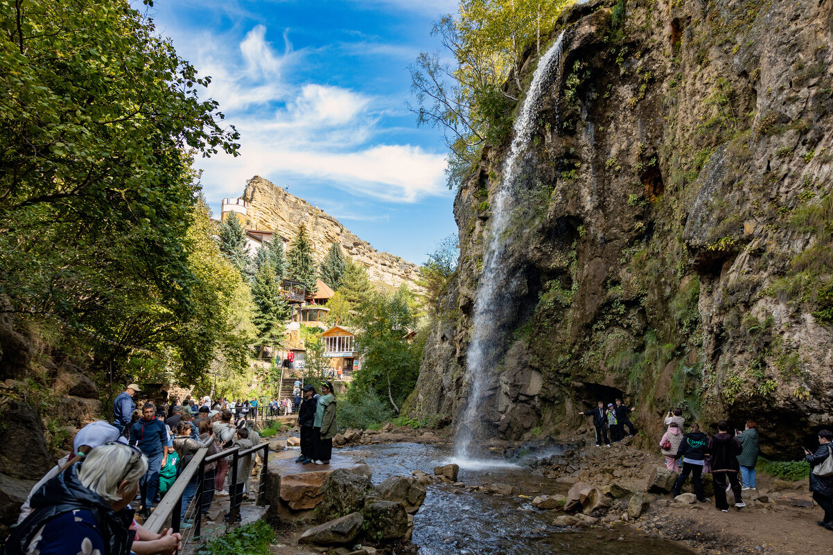 Медовые водопады. - Yuri Chudnovetz