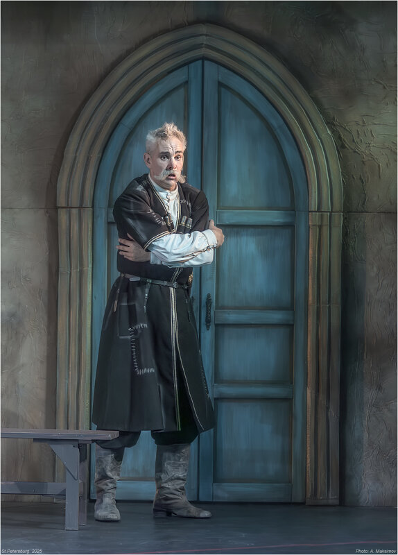 Актёр Дмитрий Гирев в роли Вано Пантиашвили (князь). - Александр Максимов Актёр Дмитрий Гирев в роли Вано Пантиашвили (князь). - Александр Максимов